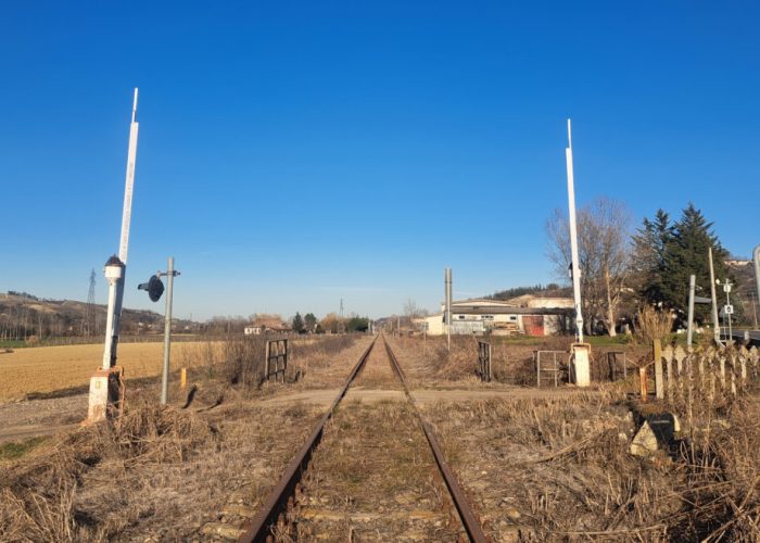 Linea ferroviaria Alba-Alessandria