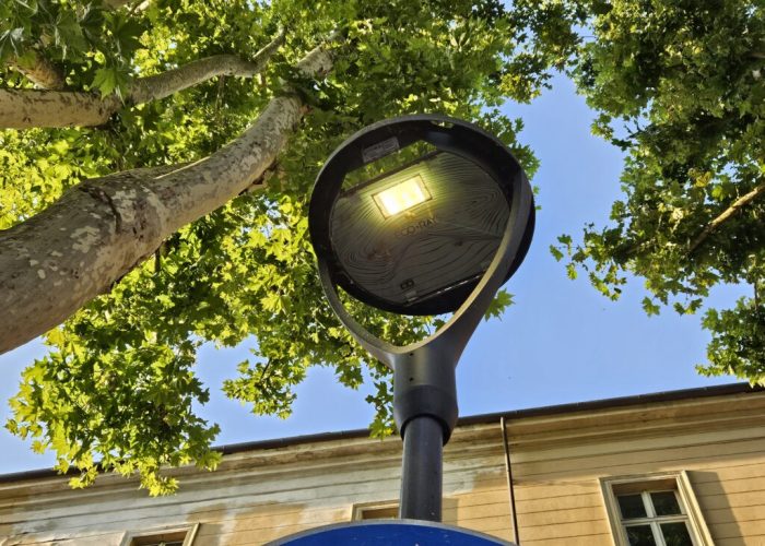 Luci accese venerdì mattina ore