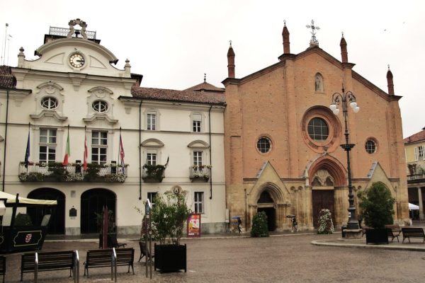 Il municipio di Asti dove avvengono gli scontri politici sugli aumenti tariffari