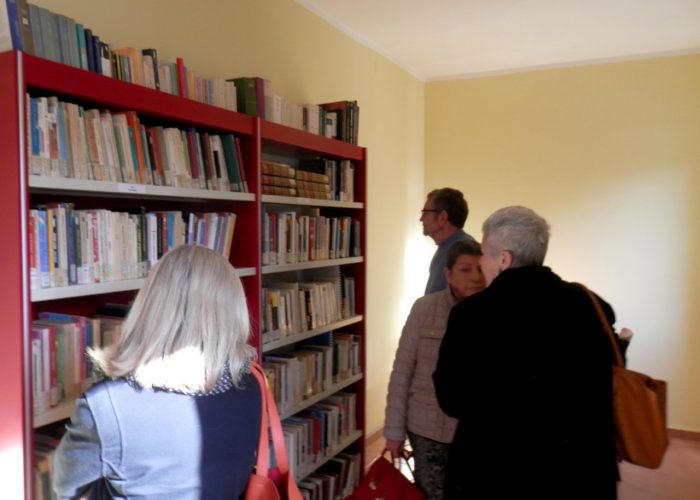 Lettori in biblioteca a Nizza