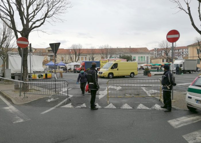 Mercato ridotto a Nizza Monferrato