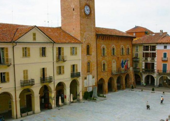 La piazza del Municipio di Nizza