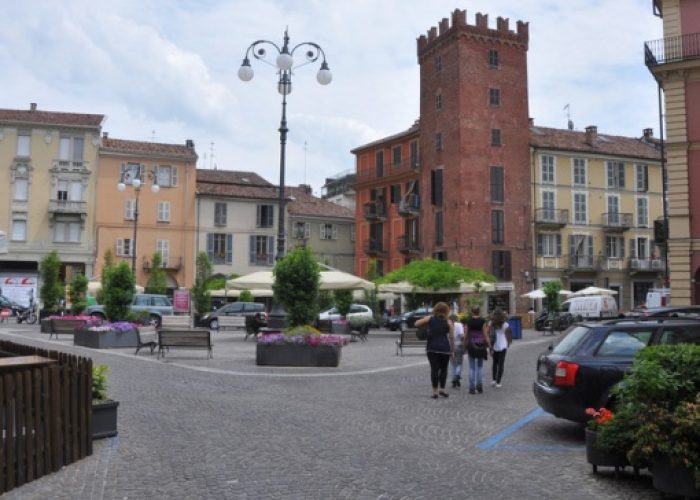 Nuovi arredi e luci: così cambia piazza Statuto