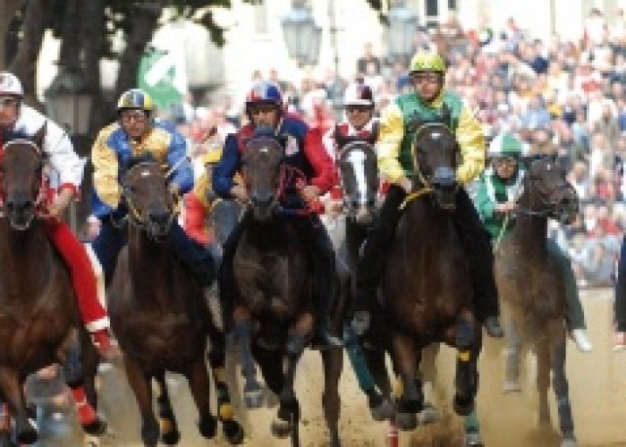 Oltre la mossa, primo passo per rilanciare il Palio