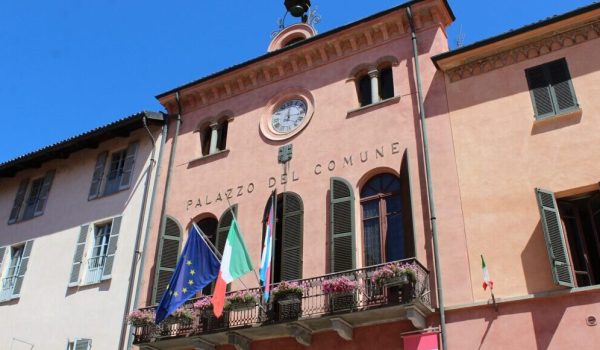 Palazzo_comunale_Piazza_Risorgimento_07_2020_GDivino_2