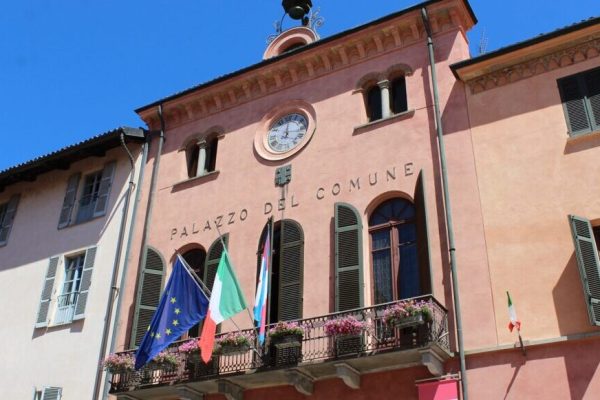 Palazzo_comunale_Piazza_Risorgimento_07_2020_GDivino_2