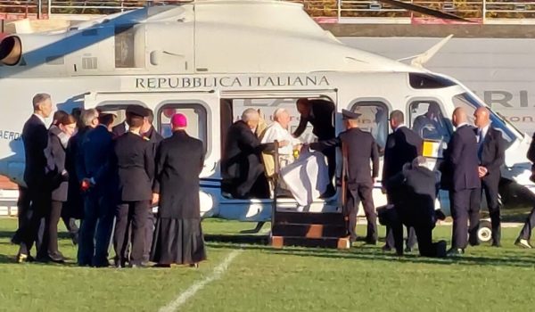 Papa Francesco riparte