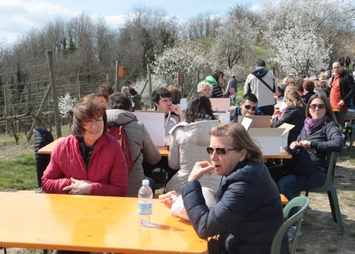 Merendino ad Agliano dove la partecipazione alla camminata è stata notevole