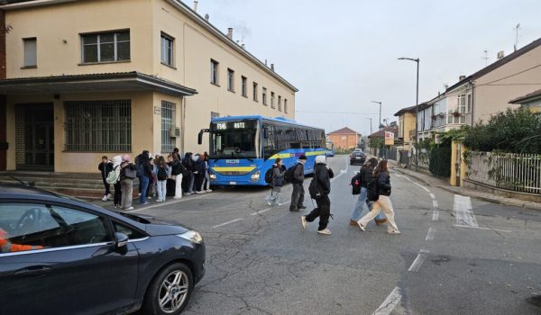 Pendolari corso Venezia fermata provvisoria