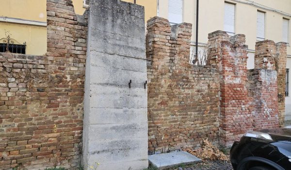 Piazza Castigliano Asti degrado risultato