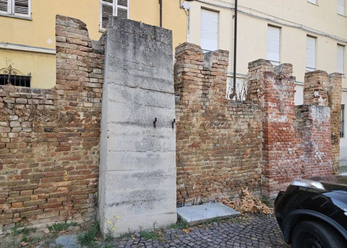 Piazza Castigliano Asti degrado risultato