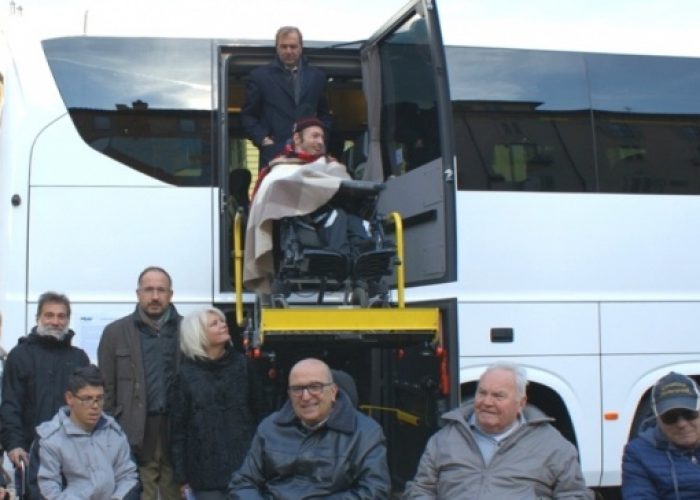 Più facili i viaggi dei disabili con il nuovo bus Asp