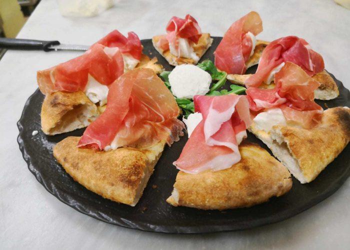 Pizza che può essere gustata nel Monferrato