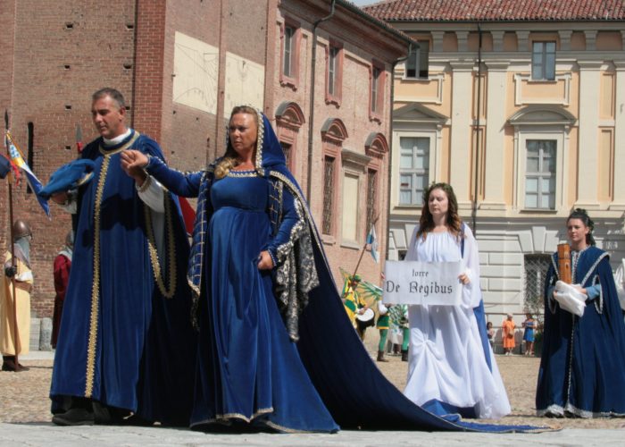 Un momento della sfilata del Tanaro