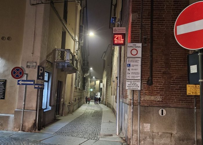 Prime ore di Ztl in via Rossi e piazza Roma