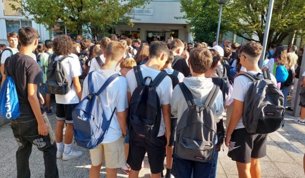 Primo giorno scuola liceo Vercelli