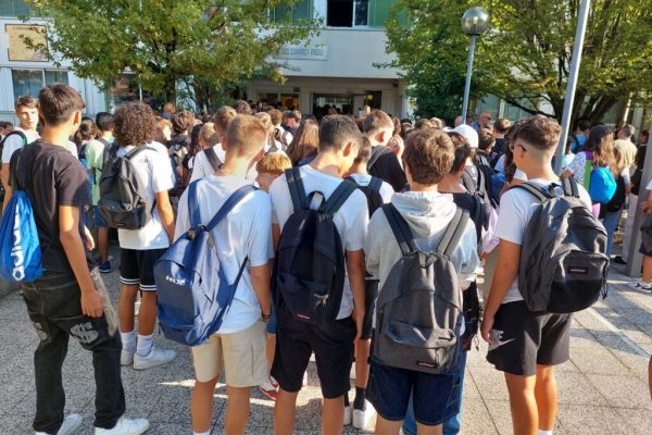 Primo giorno scuola liceo Vercelli