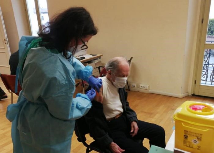 Proseguono i vaccini agli over 80 a Palazzo Richetta