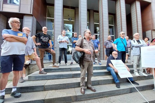 Protesta Tari Palazzo Mandela