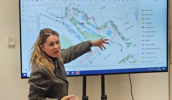 Riunione tra l'assessora al Commercio e gli ambulanti del mercato di Asti