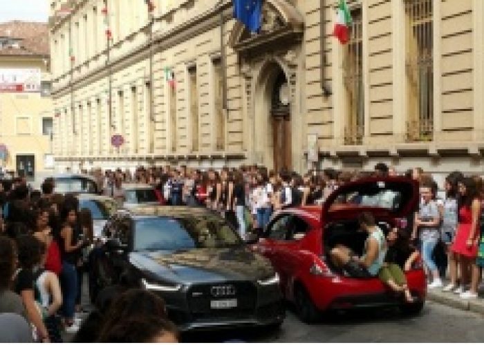 Scuole finite: panico tra i genitori!