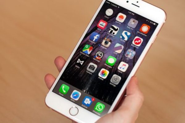 Smartphone-e-cellulari-più-venduti-di-sempre-la-classifica-che-non-ti-aspetti-640x342