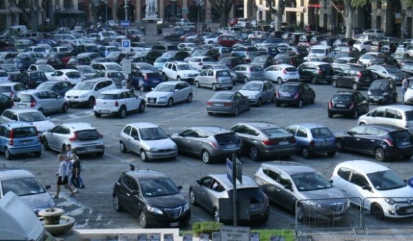 Stalli blu: da giovedì si pagano con lo smartphone