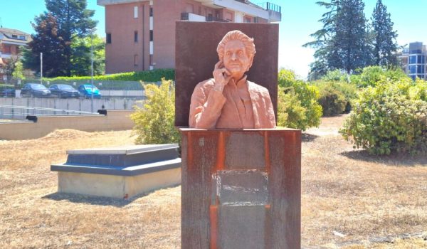 Statua Rita Levi Montalcini