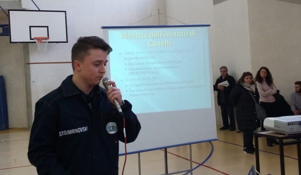 Stojmenosky presenta la ricerca Artom