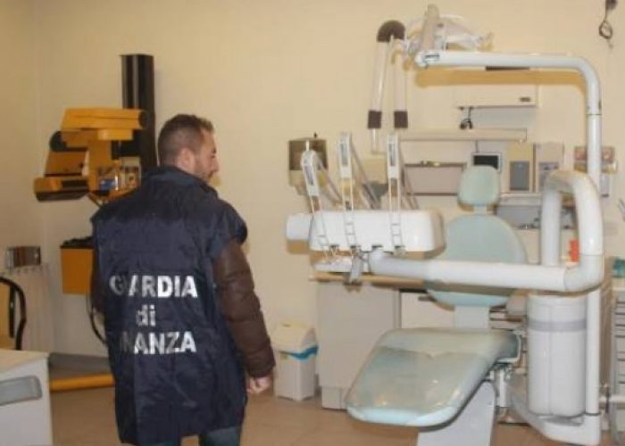 Studio dentistico evade 800mila euro