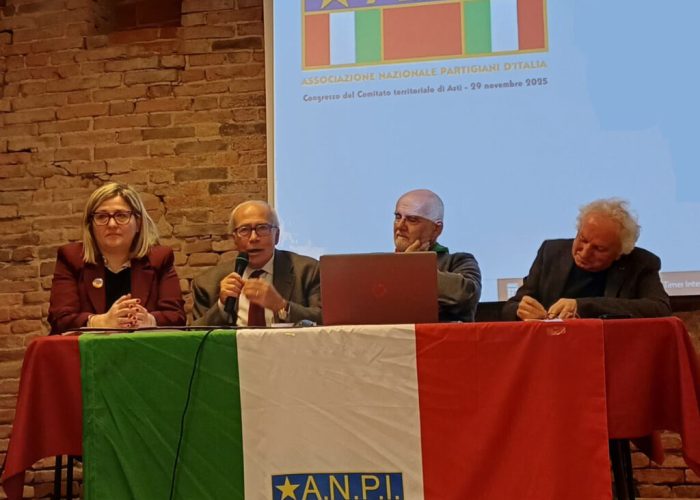 Tavolo Presidenza Congresso da six a dex Giavella Boeti Renosio e Rossi