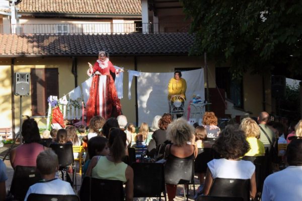 Teatro Acerbi Alice nel paese delle meraviglie