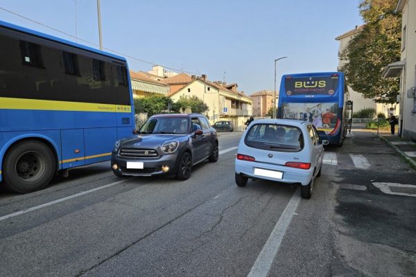 Traffico primo giorno lavori sul ponte Ogerio di corso Savona ad Asti