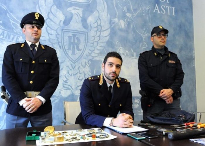 Tre astigiani arrestati dopo lo scippo della collana