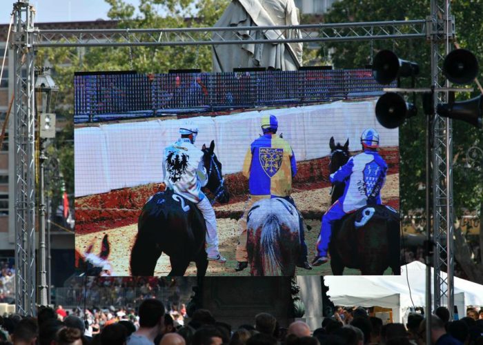 maxi schermo palio di asti