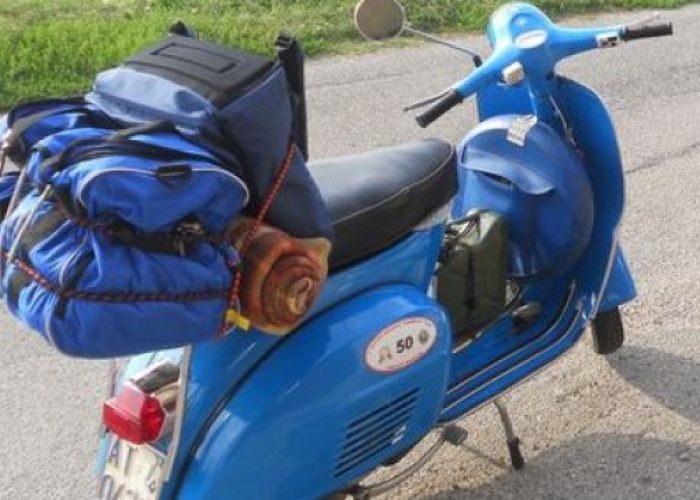 Va alla cena degli alpini: derubato della Vespa