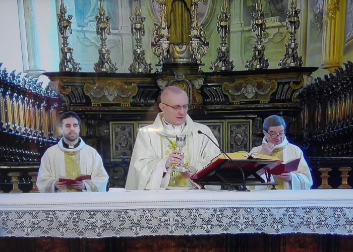Vescovo Prastaro Messa Pasqua 2020