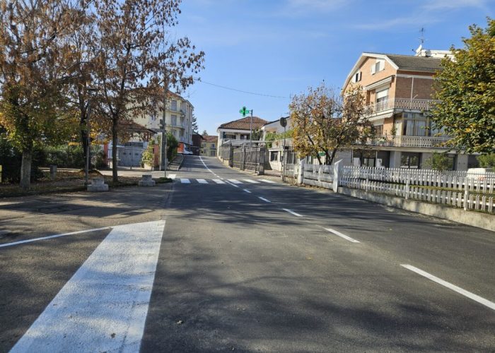 Via Ticino asfaltata