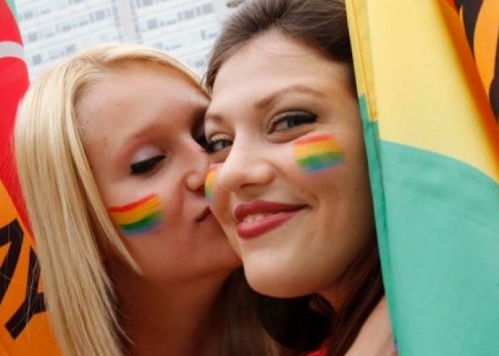 Vicini stranieri? Dipende, ma meglio gay