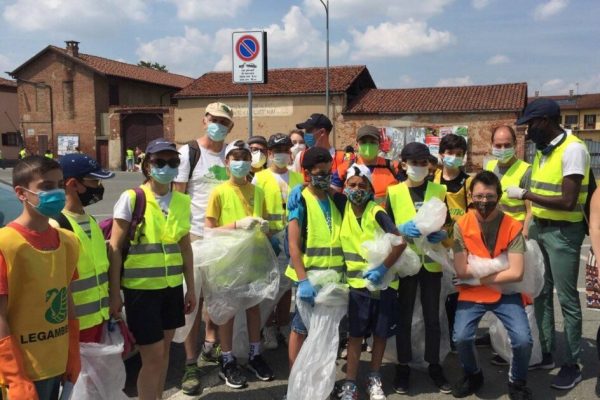 Volontari per Tutti giù per terra