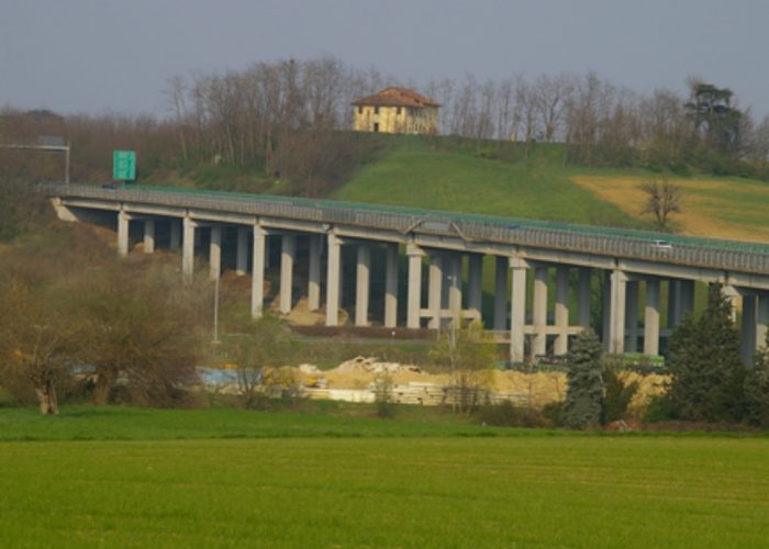 A21, uomo investito dopo essersi fermatoin una piazzola di sosta