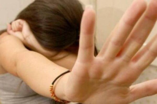 abusi violenza sessuale su minore x jpg x x