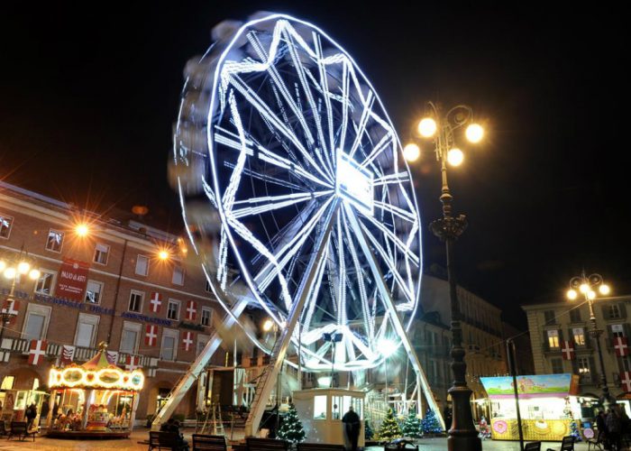 Accese le luminarie si aiuta lo shoppingregalando 5 mila buoni parcheggio