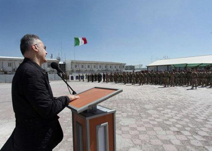 Afghanistan/ Il ministro Mauro a Herat: "La libertà ha un prezzo"
