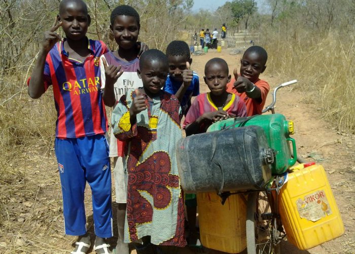 Africa 2.0: né acqua né luce né ciboma 5 tacche di campo