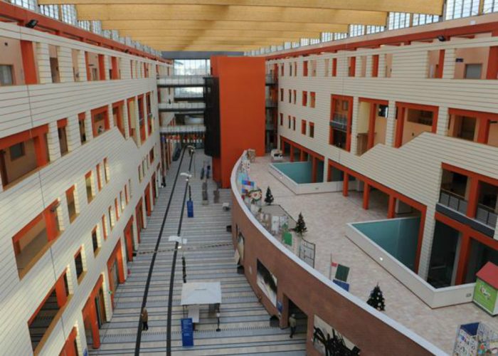 All'ospedale Massaia crollauna lastra di cartongesso