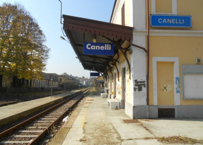 Alle strette, le Ferrovie finalmentepuliscono lex stazione di Canelli