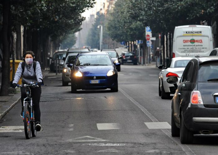 Anche Asti ferma la circolazionedei veicoli per limitare lo smog