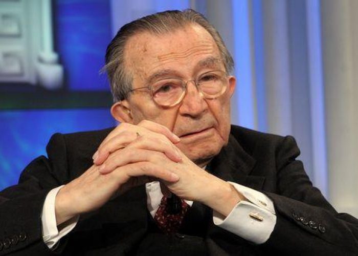 Andreotti/ Iniziati funerali, presenti leader Dc di ieri e oggi