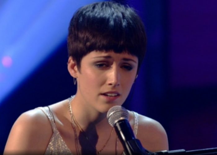 Anima da cantautrice, Chiara Dello Iacovo supera il primo live di "The Voice"